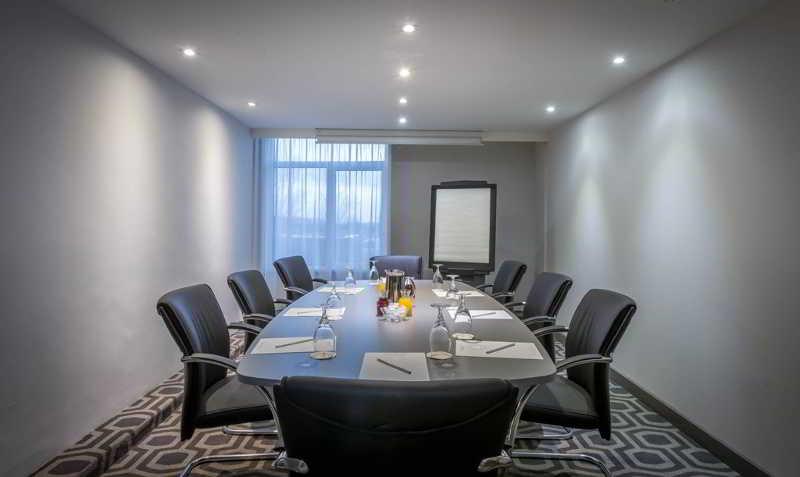 Maldron Hotel Dublin Airport Cloghran Exteriör bild