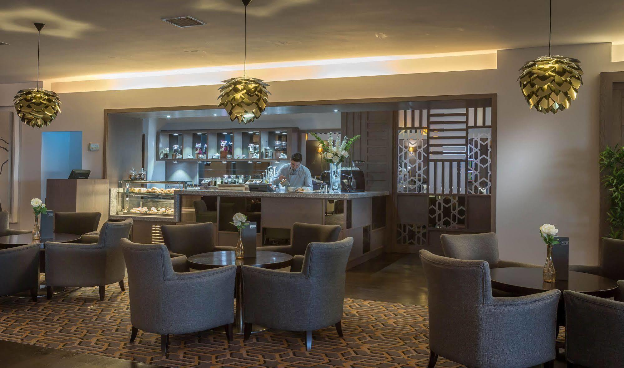 Maldron Hotel Dublin Airport Cloghran Exteriör bild